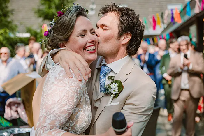 Gezellige leuke momenten fotografie Brabant Klein Zundert bruiloft emotie
